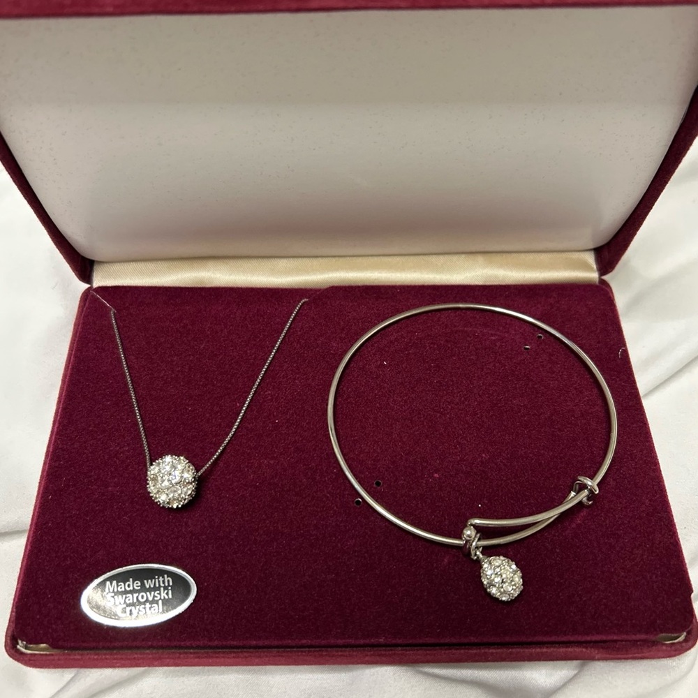 Swarovski Crystal Necklace and Bracelet Set